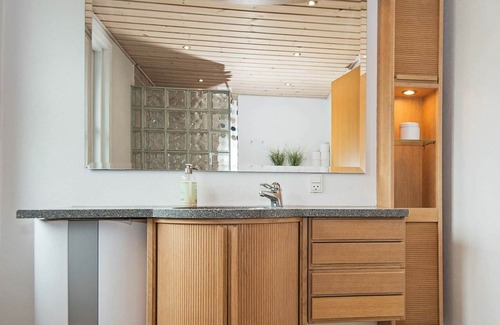 Farvang House | Fascinating Holiday Home in Farvang with Terrace