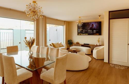 Cerro Colorado District House | Fast Wifi, Jacuzzi, lavaseca, Ping Pong, Nintendo switch, Bbq, 4BR