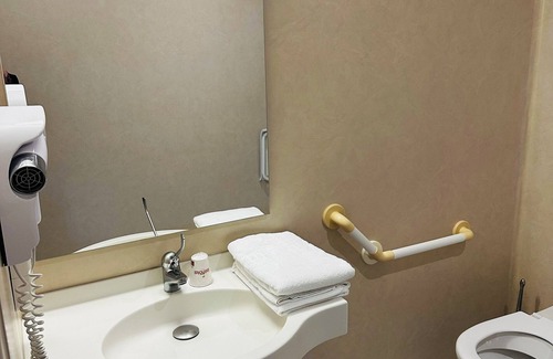 Laval Hotel | Fasthotel Laval