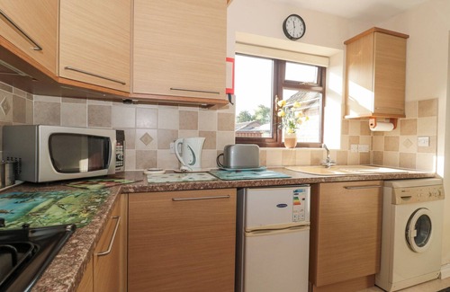 Burnham-on-Sea Cottage | FATIMA, family friendly, with a garden in Burnham-On-Sea