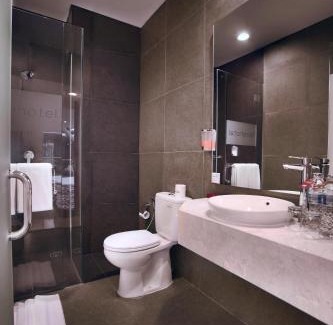 Mangga Besar Hotel | favehotel LTC Glodok