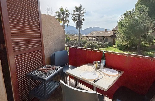 Alata Apartment | Feet in the water in Corsica