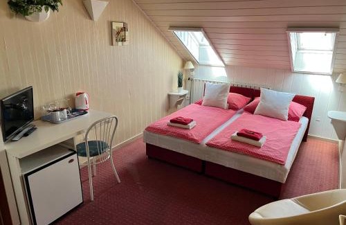 Buk Hotel | Fehér Ló Fogadó