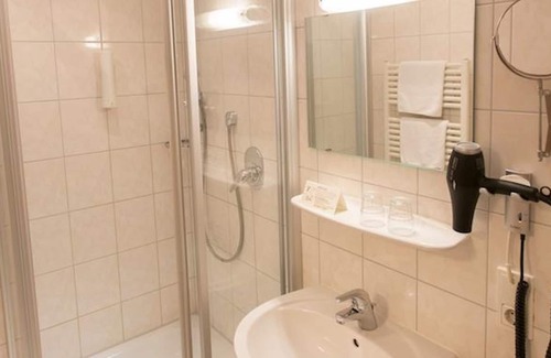 Mittelberg Apartment | Fellhornblick: Doppelzimmer Nr. 210 - Alpengasthof Hörnlepass