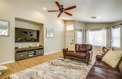 Greenfield Lakes House | Fenced-In Pool and Patio Gilbert Home!