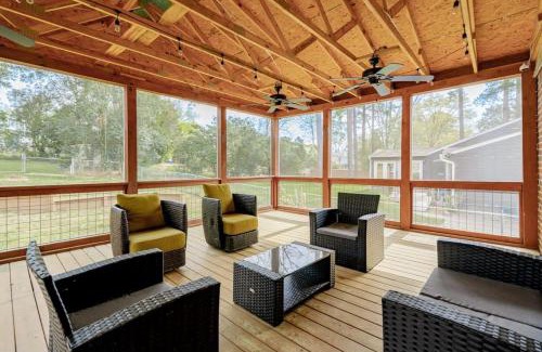 Columbia House | Fenced Yard 10 Mins to Lake Murray