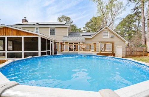 Columbia House | Fenced Yard 10 Mins to Lake Murray