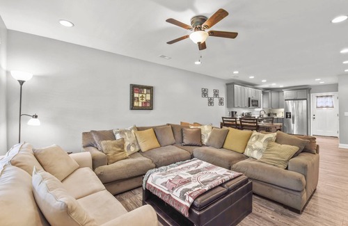 Lookout Valley Neighborhood Association House | Fenced yard - Dogs - 1 mile The Venue - 10 min to Chattanooga-Lookout Mountain