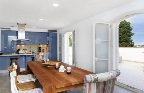 L'Escala House | Feng Shui by Interhome