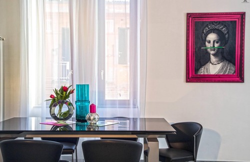 Naples City Centre Apartment | FERDINANDO ARTHOUSE OVERSIZED MODERN APARTMENT