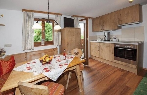 Ramsau bei Berchtesgaden Apartment | Ferienwohnung Hochkalter, 1-2 Erwachsene + 1 Kind, 40 qm, Dusche/WC, TV, W-LAN, Ostbalkon, 1 Schlafzimmer, Nichtraucher