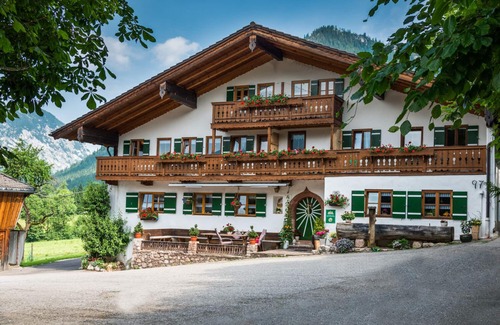 Ramsau bei Berchtesgaden Apartment | Ferienwohnung Hochkalter, 1-2 Erwachsene + 1 Kind, 40 qm, Dusche/WC, TV, W-LAN, Ostbalkon, 1 Schlafzimmer, Nichtraucher