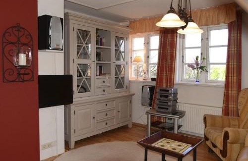 Oevenum Apartment | Ferien unterm Reetdach Whg 03