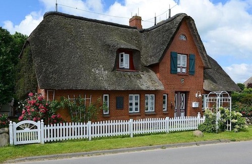 Oevenum Apartment | Ferien unterm Reetdach Whg 01