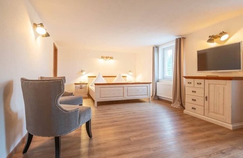 Breitenberg Apartment | Feriendomizil auf 80qm. Massagen, Sauna und Whirlwanne auf Anfrage.