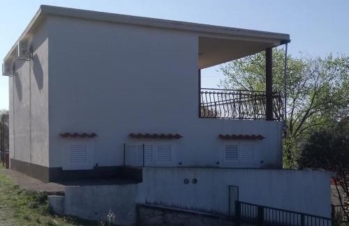 Bilice House | Ferienhaus am Wasser - Kuća RiO - iberische Finca in Dalmatien