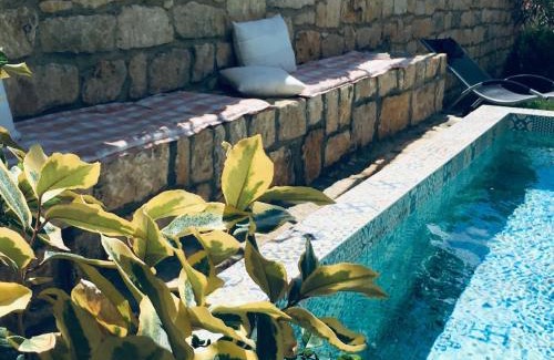Varna House | Ferienhaus auf zwei Etagen, mit Garten und überdachtem Grillplatz