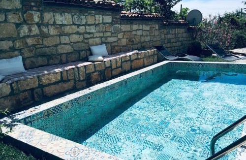 Varna House | Ferienhaus auf zwei Etagen, mit Garten und überdachtem Grillplatz