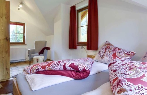 Bodensdorf House | Ferienhaus Deluxe (LKN151) by Interhome