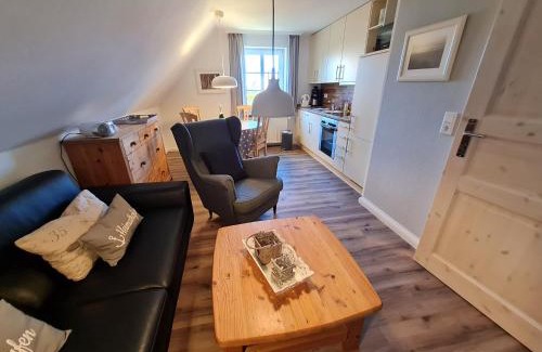 Utersum Apartment | Ferienhaus Ellen, OG Whg