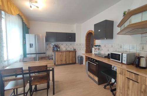 Bad Elster House | FerienHaus "Grimberg" mit FeWo 1- Stock, FeWo , 2- Stock & Groß Grundstück