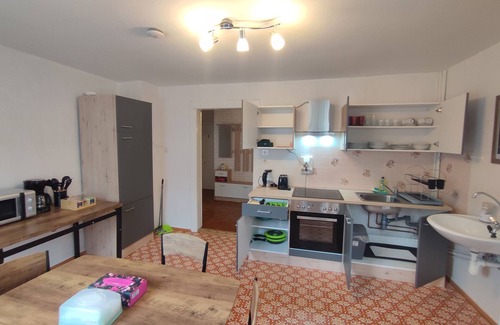 Bad Elster House | FerienHaus "Grimberg" mit FeWo 1- Stock, FeWo , 2- Stock & Groß Grundstück