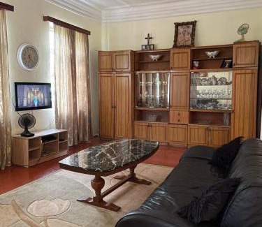 Kobuleti House | Ferienhaus in Georgien, Kobuleti in der Nähe vom Strand