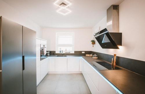 Marli/Brandenbaum House | Ferienhaus in Lübeck ruhig mit Garten, Terrasse, Parkplatz, für 7 Personen