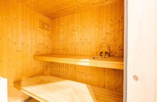 Mirow House | Ferienhaus mit Terrasse und Balkon