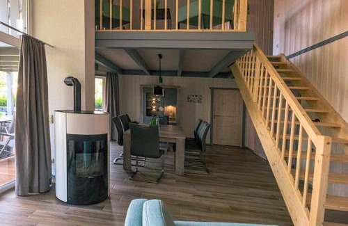 Mirow House | Ferienhaus mit Terrasse und Balkon