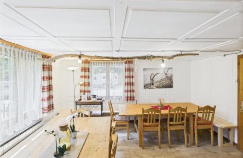 Buers House | Ferienhaus zum Klettersteig - Kletterwand, Abstellraum für Ski oder Bikes, Sauna, Kellerbar,