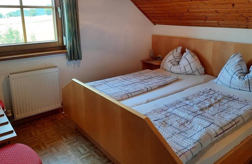 Feldkirchen in Kaernten Apartment | Ferienwohnung Bergsicht, 2 Schlafräume - Pension Hecher