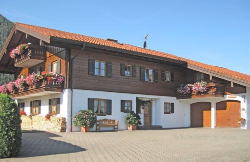 Schoenau am Koenigssee Apartment | Ferienwohnung 65 qm, Wohn/schlafraum Getrennt, Balkon, Nichtraucher