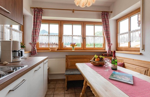 Aschau im Chiemgau Apartment | Ferienwohnung IV° zwei Schlafzimmer, Süd-Balkon, 75 qm°
