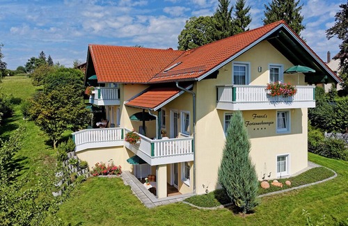 Bad Birnbach Apartment | Ferienwohnung 1 | Gemütlich eingerichtetes Appartement mit Balkon