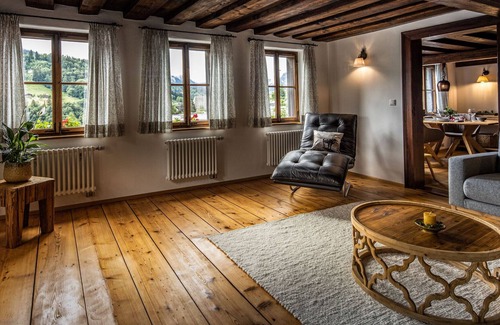 Berchtesgaden Apartment | Ferienwohnung 2, 100 qm mit 1 Separaten Schlafzimmer und Terrasse