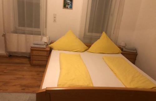 Siegen Apartment | Ferienwohnung 2Doppel 1 Einzel Bett