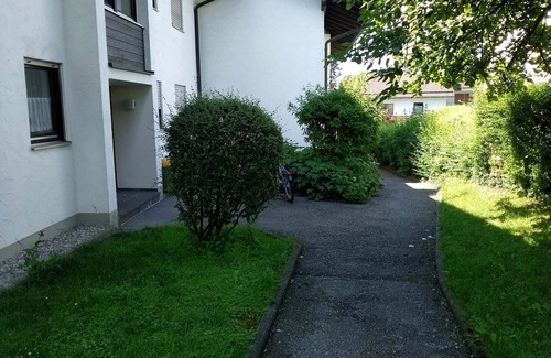 Bad Endorf Apartment | Ferienwohnung, 35 qm Erdgeschoss, Kombinierter Wohn- und Schlafraum