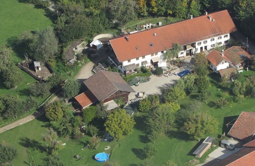 Bad Endorf Apartment | Ferienwohnung, 40 qm Dachgeschoss, Wohn- und Schlafraum kombiniert