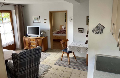 Bad Endorf Apartment | Ferienwohnung, 43 qm Erdgeschoss, 1 Separates Schlafzimmer