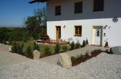Bad Endorf Apartment | Ferienwohnung, 90 qm Erdgeschoss, 2 separate Schlafzimmer