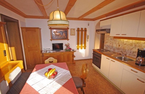 Arzl im Piztal Apartment | Ferienwohnung Alpenrose - Appartementhaus Lechner
