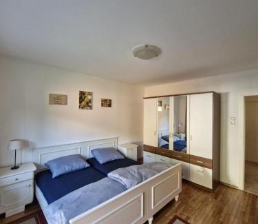 Muhldorf Apartment | Ferienwohnung am Nissberg Grünau im Almtal