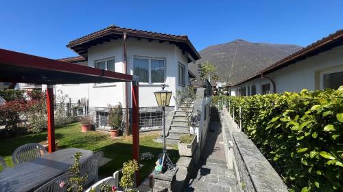 Losone Apartment | Ferienwohnung Casa Azalea