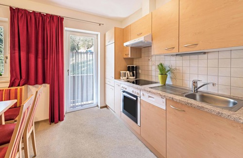 Schwendau Apartment | "Ferienwohnung Helena" Close to the Ski Resorts Penken & Ahorn with Mountain View