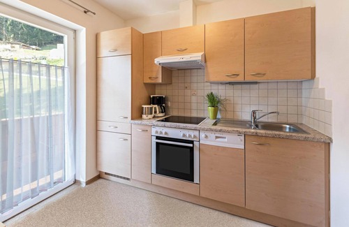 Schwendau Apartment | "Ferienwohnung Helena" Close to the Ski Resorts Penken & Ahorn with Mountain View