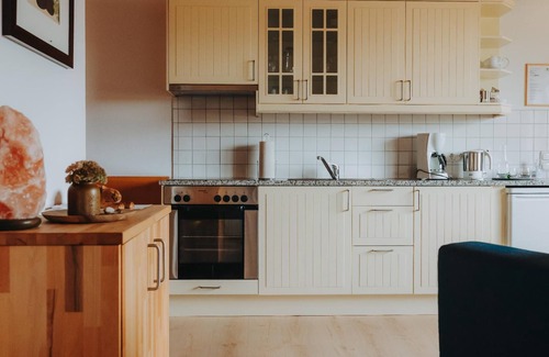 Barnzell Apartment | Ferienwohnung im Ersten Stock mit Balkon