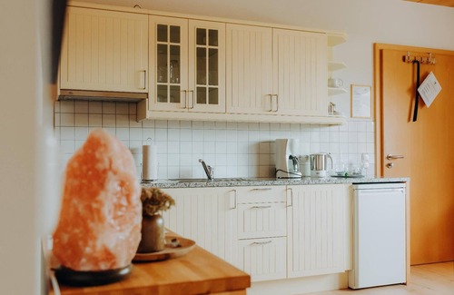Barnzell Apartment | Ferienwohnung im Ersten Stock mit Balkon