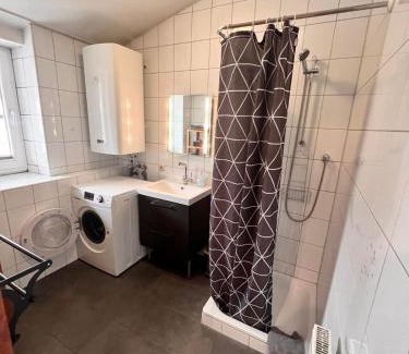 Schwaz Apartment | Ferienwohnung Lahnbachallee, Schwaz