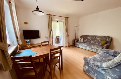 Weissbach an der Alpenstrasse Apartment | Ferienwohnung mit Großem Balkon